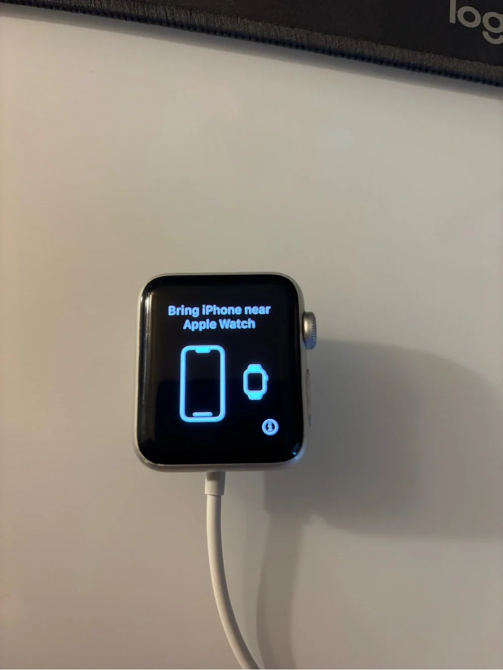Apple Watch does NOT include watch band